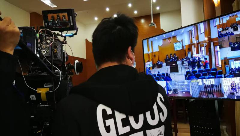 AI生成VS人工创意——江华广告片拍摄公司的技术浪漫主义实践